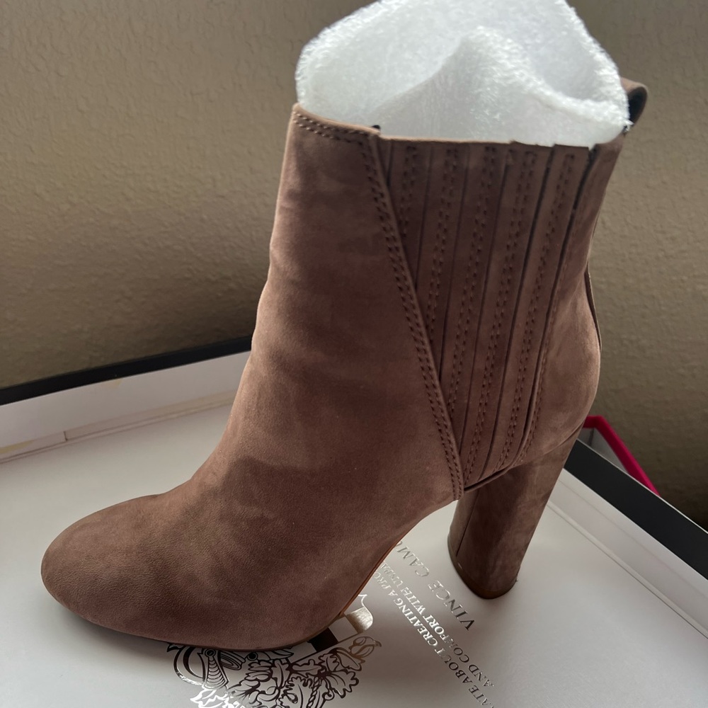 Brown suede Vince Camuto Booties